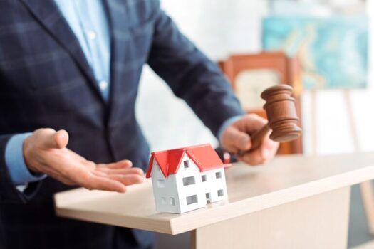 Leilões Trabalhistas: Oportunidade para Investidores — e Como Evitar Armadilhas