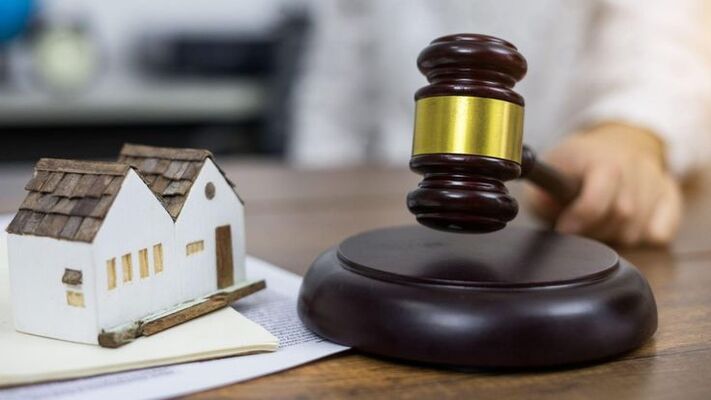 Compra de imóvel via leilão com dívidas de condomínio